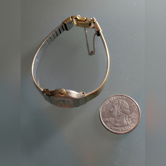 Vintage Pulsar V232-5540 Gold Tone Women’s Watch 5,75" New Battery - Picture 9 of 10